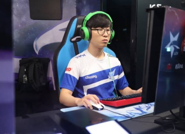 他曾经在职 他曾经在职